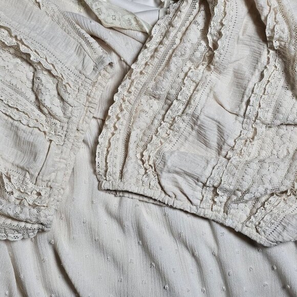 Torrid Ivory Boho Peasant Blouse With Textured Polka Dots & Lace (EUC) - Picture 8 of 11